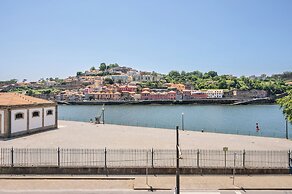 Miragaia Riverside Suites.