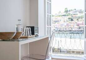 Miragaia Riverside Suites.