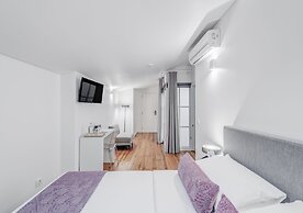 Miragaia Riverside Suites.