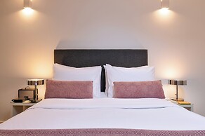 Miragaia Riverside Suites.