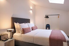 Miragaia Riverside Suites.