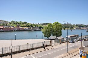 Miragaia Riverside Suites.