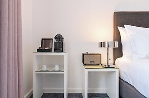 Miragaia Riverside Suites.