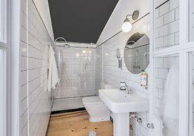 Miragaia Riverside Suites.