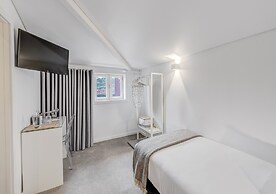 Miragaia Riverside Suites.