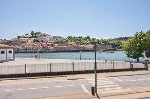 Miragaia Riverside Suites.