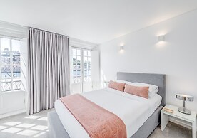 Miragaia Riverside Suites.