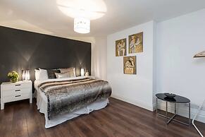 Bright and Modern 2 Bedroom Apartment in Earl's Court