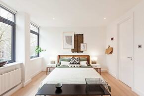Designer 2 Bedroom Apartment in Holborn