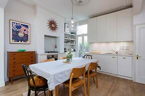 Stunning 2 Bed Apt W Garden in Clapham