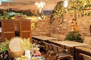 Staz Hotel Premier Dongtan