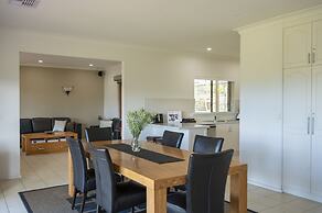 131 Your Vineyard Home in the heart of the Vale