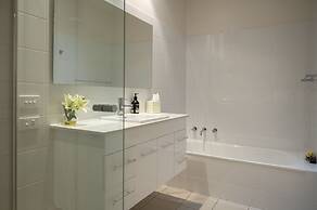 131 Your Vineyard Home in the heart of the Vale