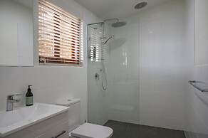 131 Your Vineyard Home in the heart of the Vale