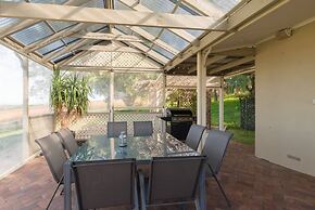 131 Your Vineyard Home in the heart of the Vale