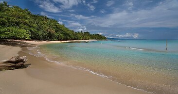 Charming 2-person Apartment in Playa Chiquita, Puerto Viejo