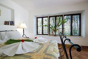 The Carib House 5 Bedrooms And Pool Close To Beach