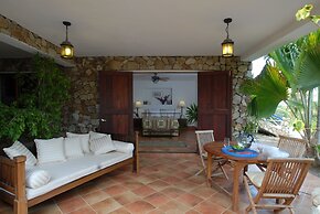 The Carib House 5 Bedrooms And Pool Close To Beach