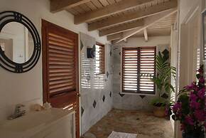 The Carib House 5 Bedrooms And Pool Close To Beach