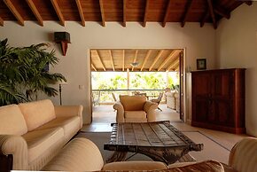 The Carib House 5 Bedrooms And Pool Close To Beach