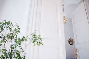 Super Big History Luxury At Colosseum