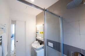 Super Big History Luxury At Colosseum