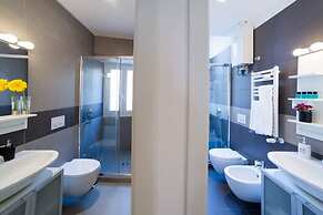 Super Big History Luxury At Colosseum