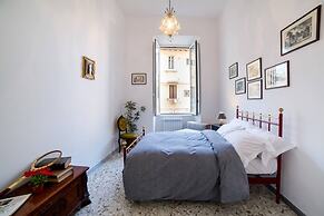 Super Big History Luxury At Colosseum