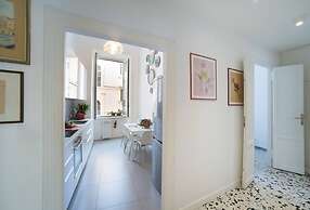 Super Big History Luxury At Colosseum