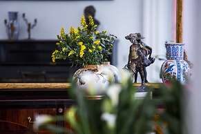 Super Big History Luxury At Colosseum