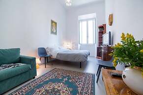 Super Big History Luxury At Colosseum