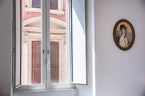 Super Big History Luxury At Colosseum