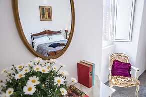 Super Big History Luxury At Colosseum