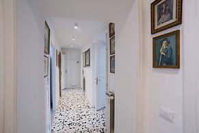 Super Big History Luxury At Colosseum