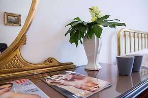 Super Big History Luxury At Colosseum