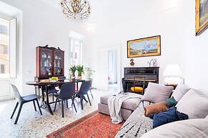 Super Big History Luxury At Colosseum