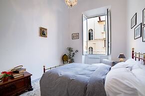 Super Big History Luxury At Colosseum