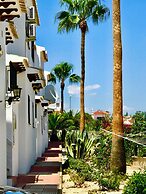 2-bed Apartment 10 min Drive to the Beach!