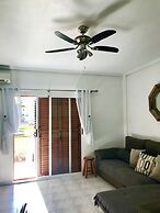 2-bed Apartment 10 min Drive to the Beach!
