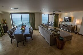 Spectacular 3 Bedroom Penthouse at Crocs Resort Casino