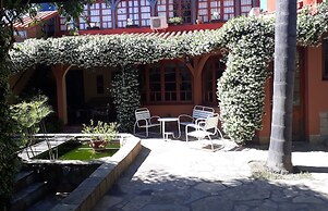 Virgen Del Cerro Apartments