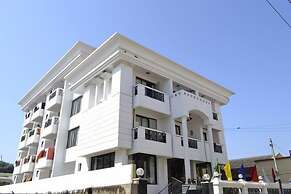 Reba Beach Resort - Hostel