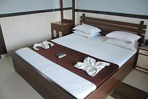 Reba Beach Resort - Hostel