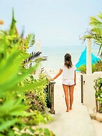 Villa - Right on the Beach, Under the Coconut Trees, Sleeps 10, Pool, 