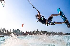 Villa - Right on the Beach, Under the Coconut Trees, Sleeps 10, Pool, 