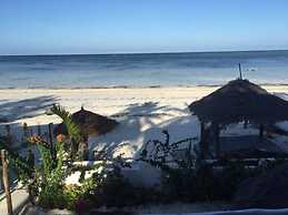 Villa - Right on the Beach, Under the Coconut Trees, Sleeps 10, Pool, 