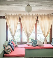 Villa - Right on the Beach, Under the Coconut Trees, Sleeps 10, Pool, 