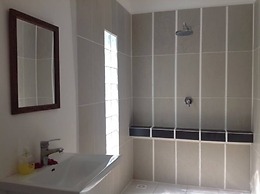 Villa - Right on the Beach, Under the Coconut Trees, Sleeps 10, Pool, 