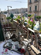 Ortigia Door, Syracuse - Sicily