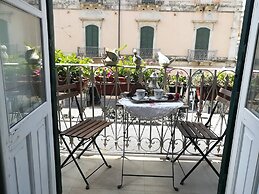 Ortigia Door, Syracuse - Sicily